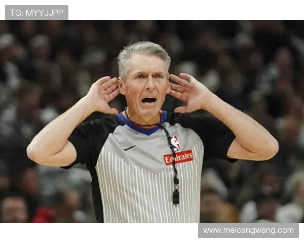 NBA计划逐步推行裁判佩戴耳麦执法揭幕战暂未启用新技术